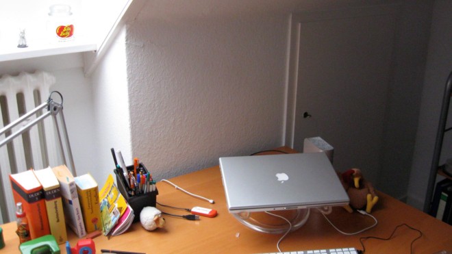 Schreibtisch ohne Ausblick